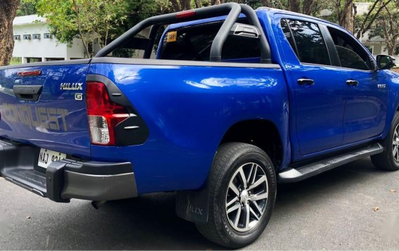 Blue Toyota Hilux 2018 for sale in Pasig-3