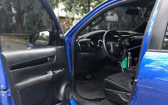 Blue Toyota Hilux 2018 for sale in Pasig-6