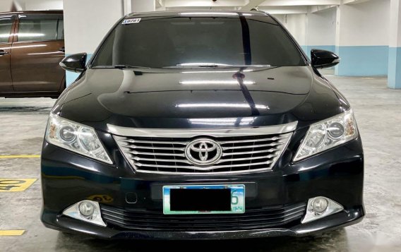 Selling Black Toyota Camry 2012 