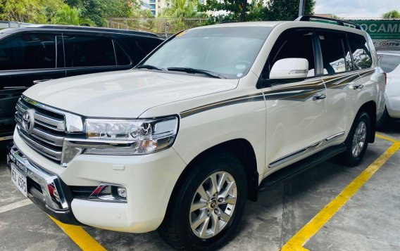 White Toyota Land Cruiser 2018 for sale in Automatic-1