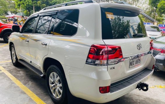 White Toyota Land Cruiser 2018 for sale in Automatic-3