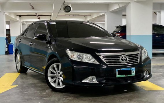 Selling Black Toyota Camry 2012 -4