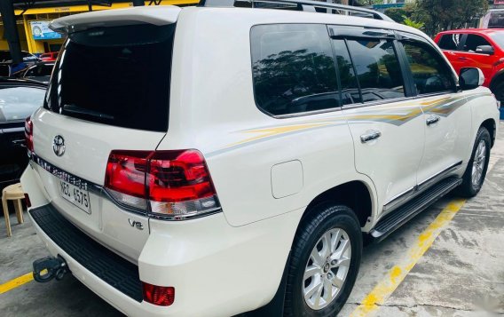 White Toyota Land Cruiser 2018 for sale in Automatic-4