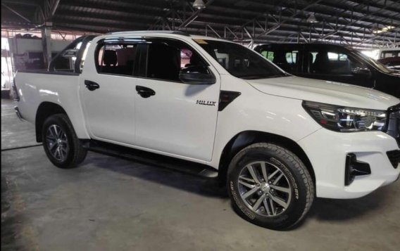 Selling White Toyota Hilux 2019 in Pasig-0