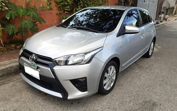 Selling Silver Toyota Yaris 2015 in Manila-2