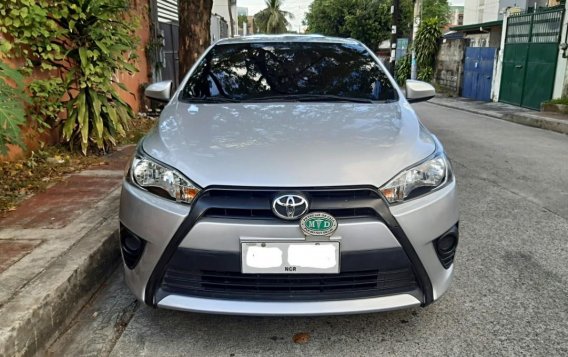 Selling Silver Toyota Yaris 2015 in Manila-0