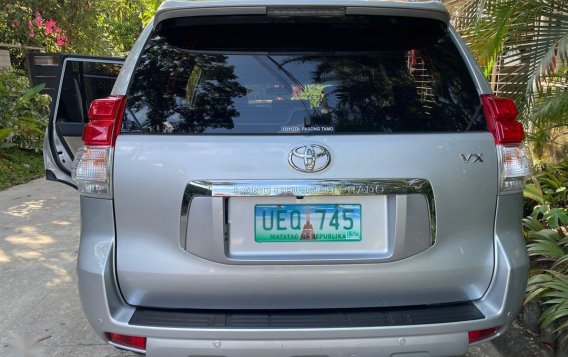 Silver Toyota Land Cruiser 2012 for sale in Makati -6