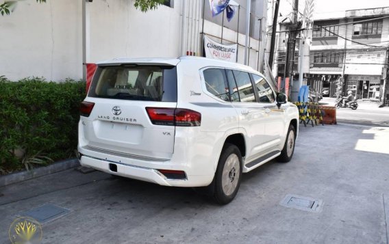 Selling White Toyota Land Cruiser 2022 in Quezon-3