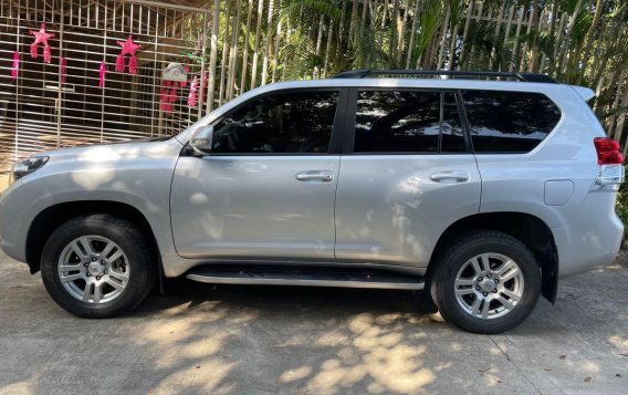 Silver Toyota Land Cruiser 2012 for sale in Makati -8