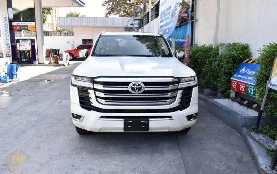 Selling White Toyota Land Cruiser 2022 in Quezon-1