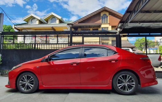 Selling Red Toyota Altis 2018 in Quezon-4