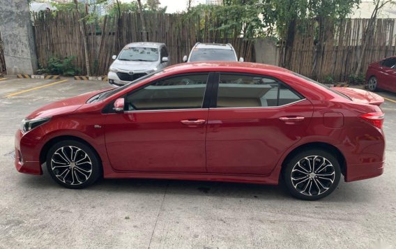 Selling Red Toyota Corolla Altis 2014 in Quezon-4