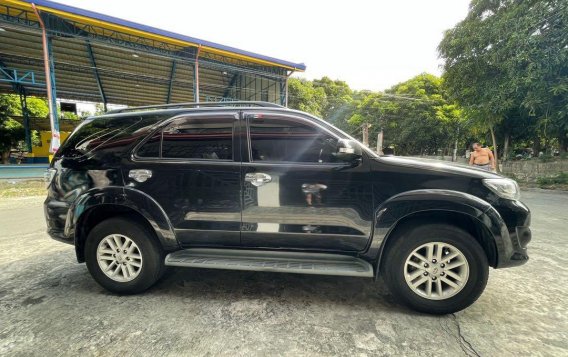 Selling Black Toyota Fortuner 2012 in Imus-3
