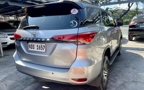 Selling Silver Toyota Fortuner 2017 in Las Piñas-4