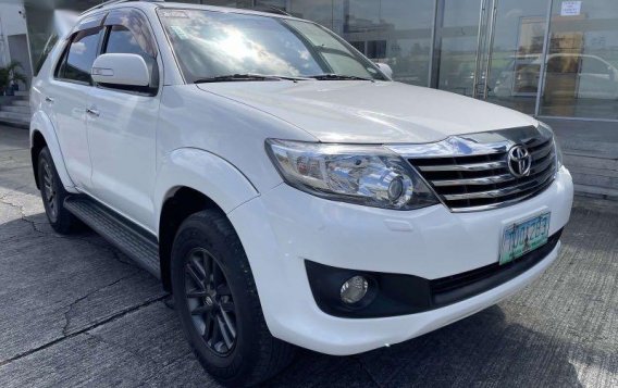 Pearl White Toyota Fortuner 2012 for sale in Pasig-5