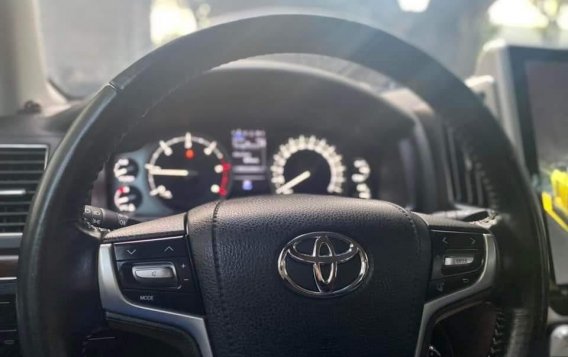 Selling Pearl White Toyota Land Cruiser 2019 in Manila-9