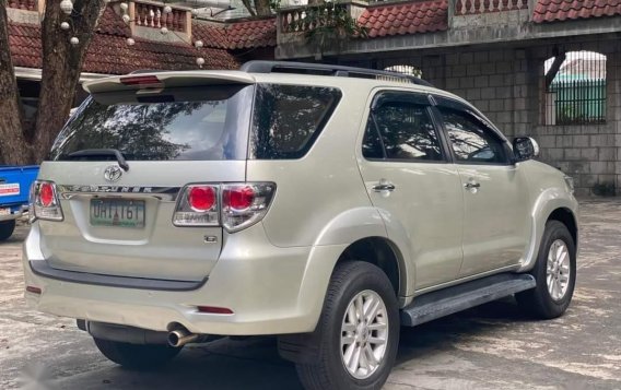 Silver Toyota Fortuner 2013 for sale in Automatic-5