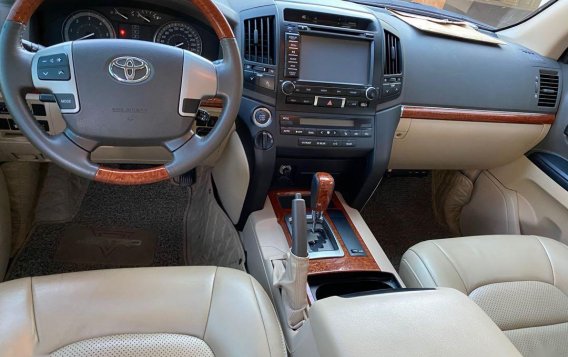 Pearl White Toyota Land Cruiser 2013 for sale in Automatic-6