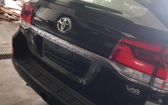 Selling Black Toyota Land Cruiser 2020 in Manila-9