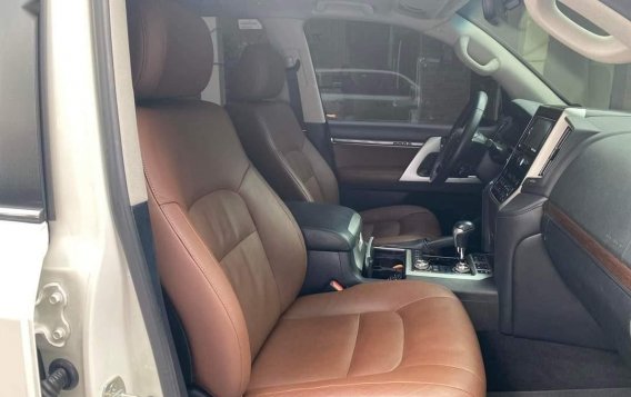 Silver Toyota Land Cruiser 2019 for sale in Automatic-7