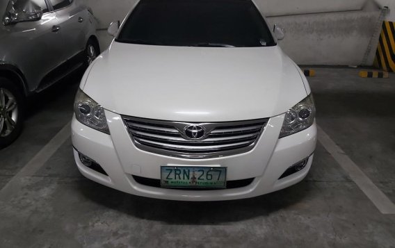 Pearl White Toyota Camry 2008 for sale in Mandaluyong