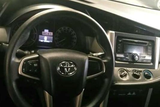 Selling Red Toyota Innova 2020 in Quezon City-7