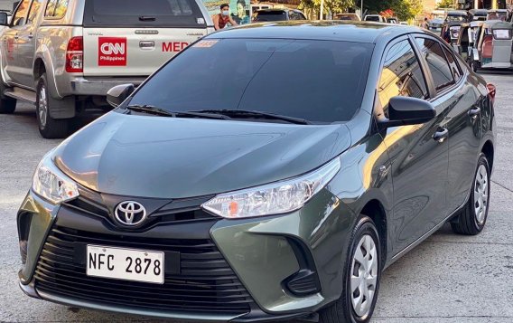 Selling Grey Toyota Vios 2021 in Makati-1