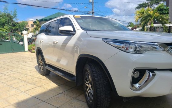 Pearl White Toyota Fortuner 2019 for sale in Valenzuela-3