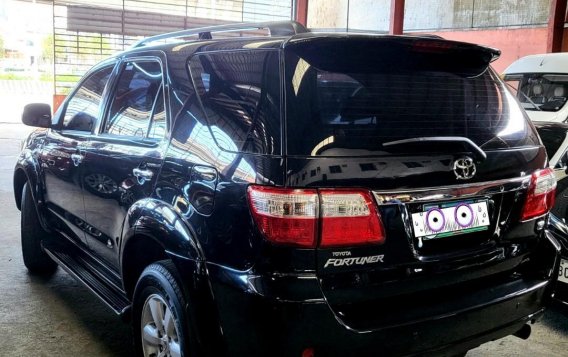 Black Toyota Fortuner 2011 for sale in Automatic-4