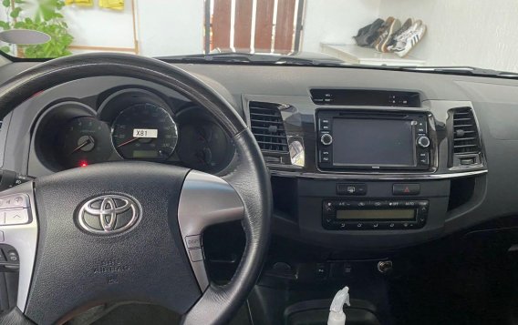 Grey Toyota Fortuner 2015 for sale in Automatic-2