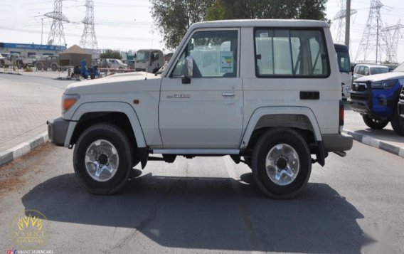 Selling Pearl White Toyota Land Cruiser 2022 in Quezon-1