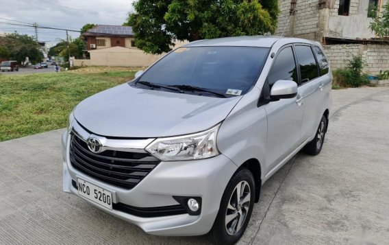 Selling Silver Toyota Avanza 2017 in Las Piñas