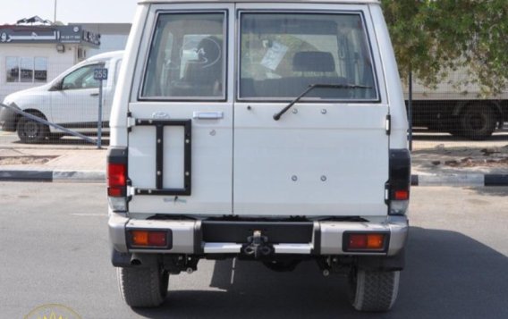 Selling Pearl White Toyota Land Cruiser 2022 in Quezon-6