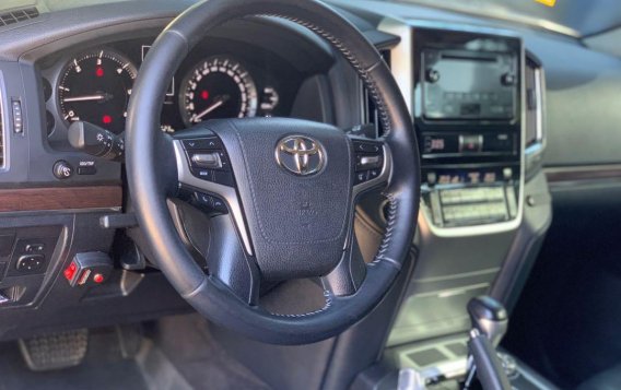 Black Toyota Land Cruiser 2018 for sale in Quezon City-5