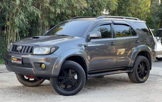 Selling Grey Toyota Fortuner 2006 in Quezon City-2