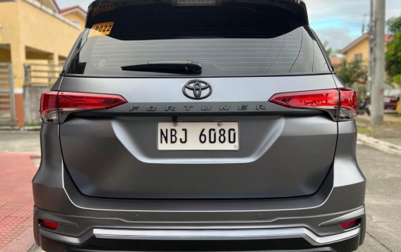 Grey Toyota Fortuner 2018 for sale in Quezon City-4