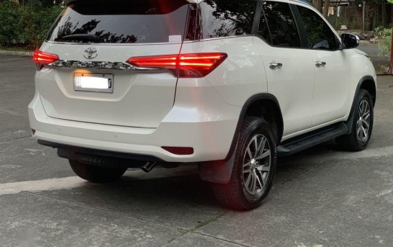 Selling White Toyota Fortuner 2016 in Quezon City-5