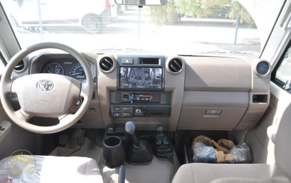 Selling Pearl White Toyota Land Cruiser 2022 in Quezon-4