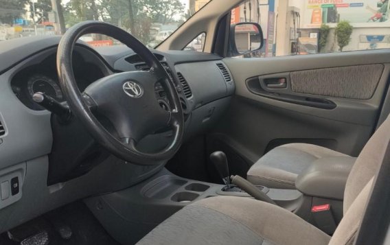 Silver Toyota Innova 2011 for sale in Quezon -1