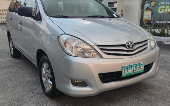 Silver Toyota Innova 2011 for sale in Quezon -6