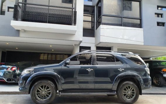 Grey Toyota Fortuner 2015 for sale in Quezon City-2