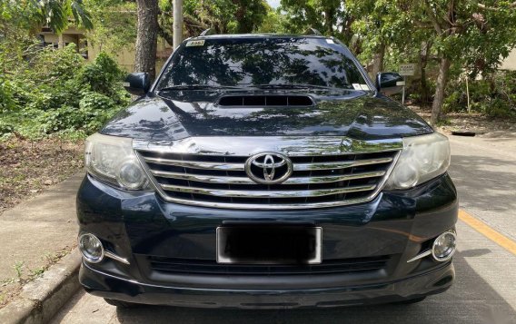 Blue Toyota Fortuner 2014 for sale in Mandaue 