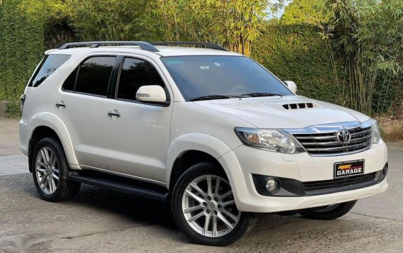 Pearl White Toyota Fortuner 2013 for sale in Quezon City-2