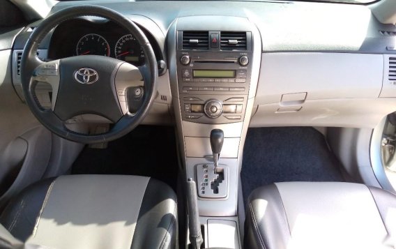 Silver Toyota Corolla Altis 2010 for sale in Manila-4