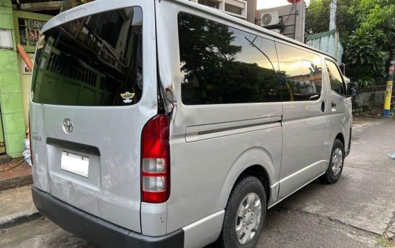 Selling Silver Toyota Hiace 2016 in Mandaluyong-3