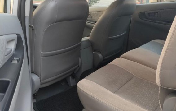 Silver Toyota Innova 2011 for sale in Quezon -3