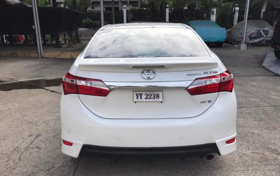 Selling Pearl White Toyota Altis 2016 in Manila-4
