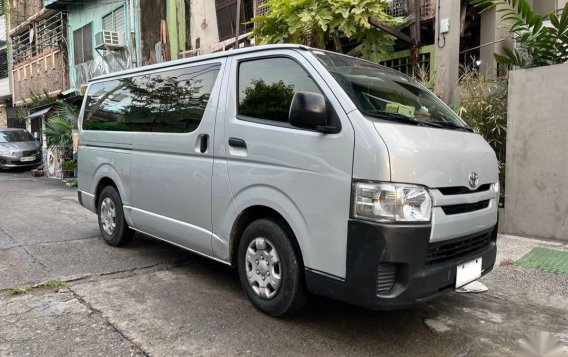 Selling Silver Toyota Hiace 2016 in Mandaluyong-2