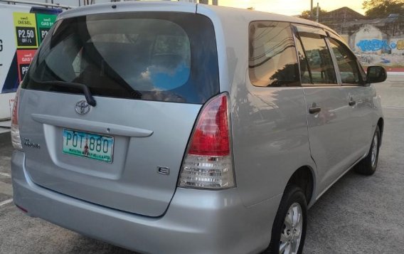 Silver Toyota Innova 2011 for sale in Quezon -7