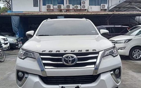 Selling White Toyota Fortuner 2018 in Quezon City-4
